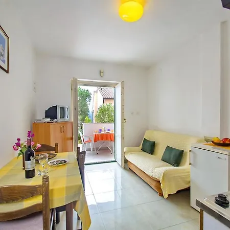 Iris Apartman *